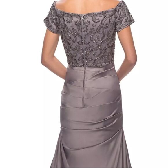 La Femme 25996 Pleated‎ Satin Evening Gown Silver Size 8 NWT $498 - Picture 4 of 6